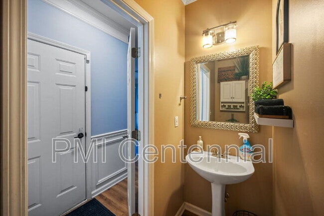 Building Photo - 2506 Retreat Dr NE