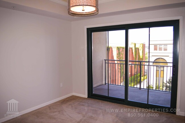 Building Photo - Downtown Condo in The Tennyson