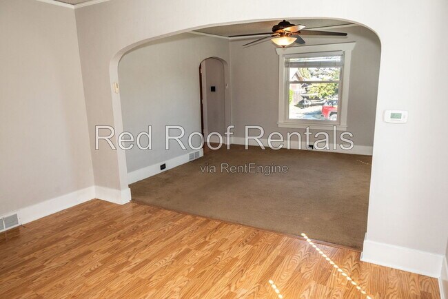 Building Photo - 702 S 51st St
