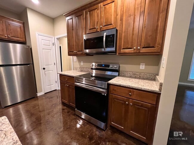 Building Photo - 33048 Stables Dr