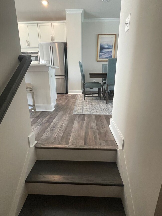 Building Photo - FOUR LEVEL TOWNHOUSE IN DOWNTOWN CROWN, 2 ...