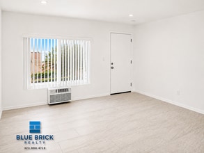 Building Photo - 5942 N Tujunga Ave