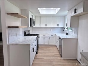 Building Photo - 1421 Vista Grande