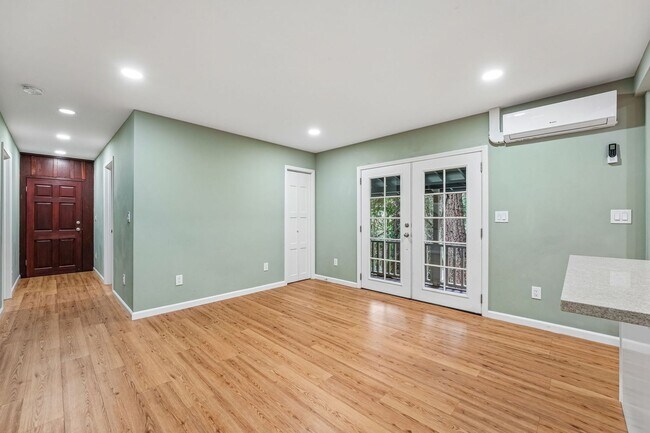 Building Photo - 21567 Starrett Hill Dr