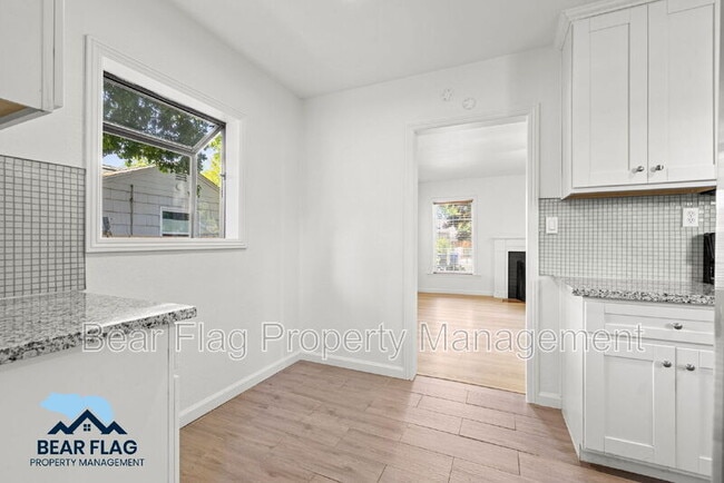 Building Photo - 4551 Orinda Way