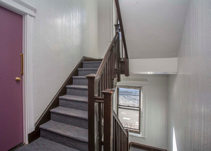 Building Photo - 8 Elko St