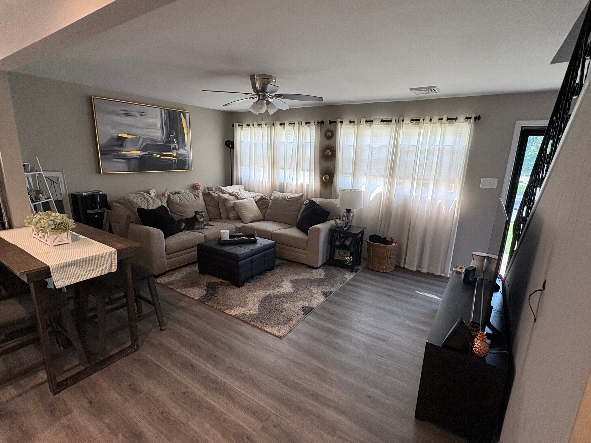 Open living room - 2609 Armstrong Ave