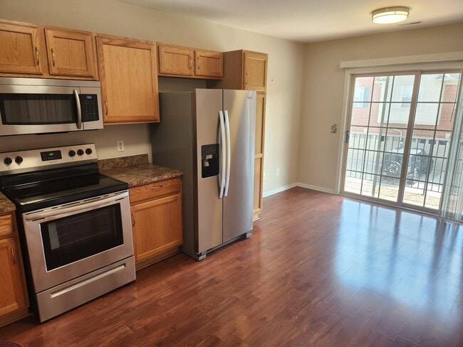 Building Photo - 39475 Springwater Dr