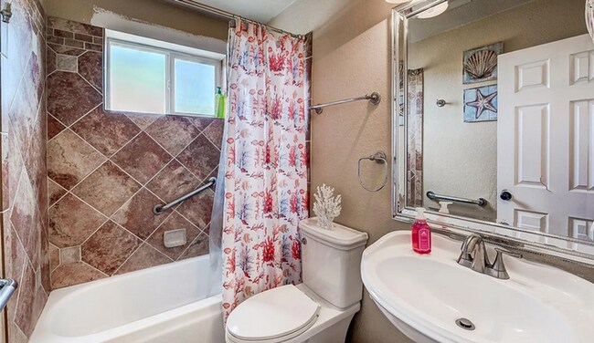 Building Photo - 504 S Laredo Cir