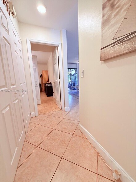 Building Photo - 3370 Beau Rivage Dr