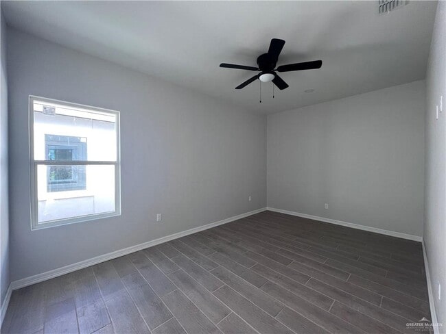 Building Photo - 27 Hilltop S Ave