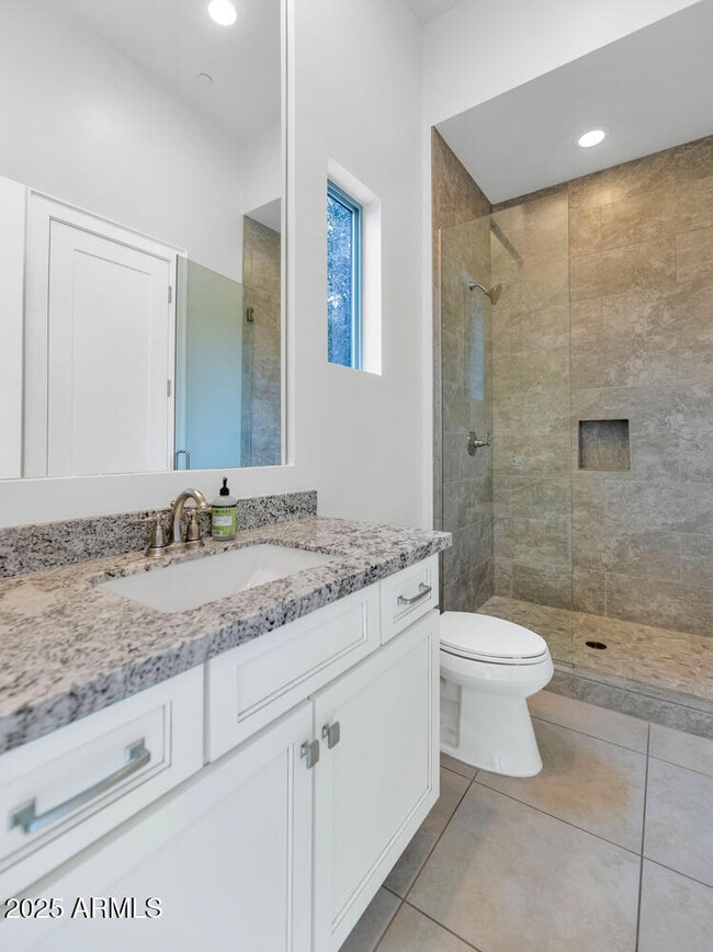 Building Photo - 5413 E Juniper Cyn Dr