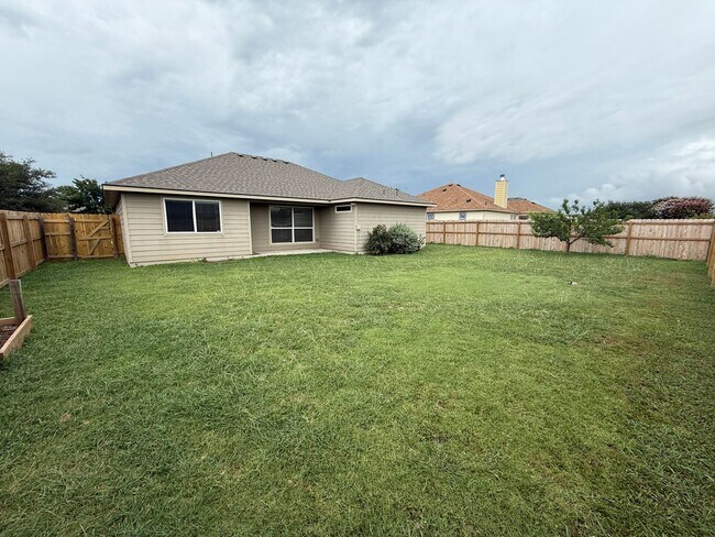 Building Photo - 7819 Woodbury Dr