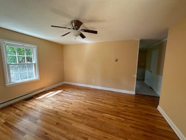 Building Photo - 212 Fairway Drive