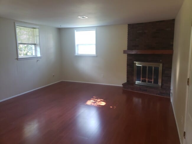 Building Photo - 329 Nantucket Dr