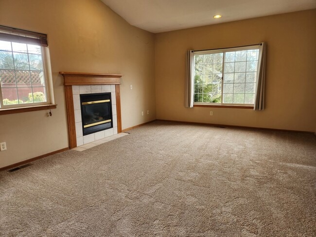 Building Photo - 533 40th St