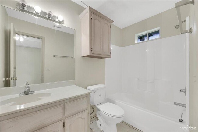 Building Photo - 20 Via Sol Dr