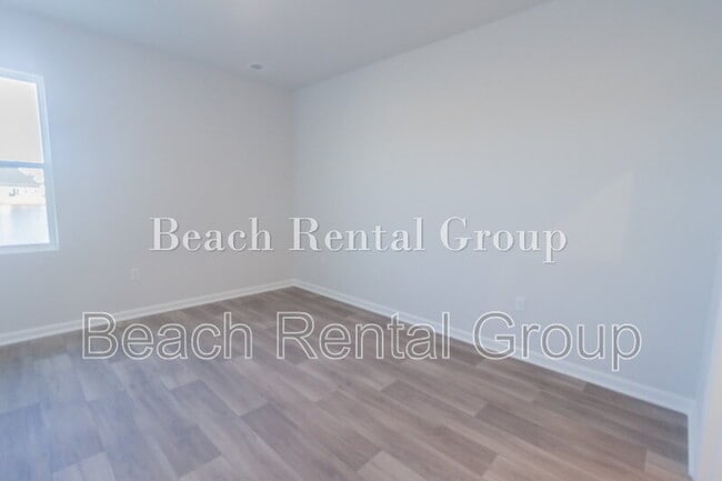 Building Photo - 1375 Speedway St