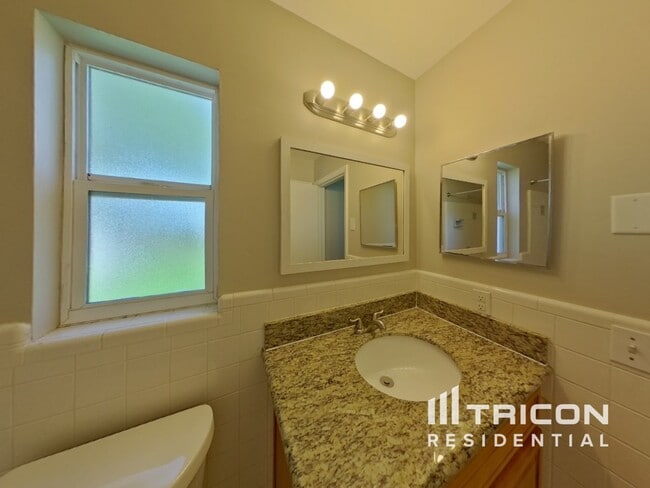 Building Photo - 92 Ventura Dr