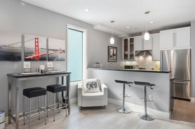 Building Photo - Epic REA/Azari PM:Gorgeous 1 Bed/ 1 Bath C...
