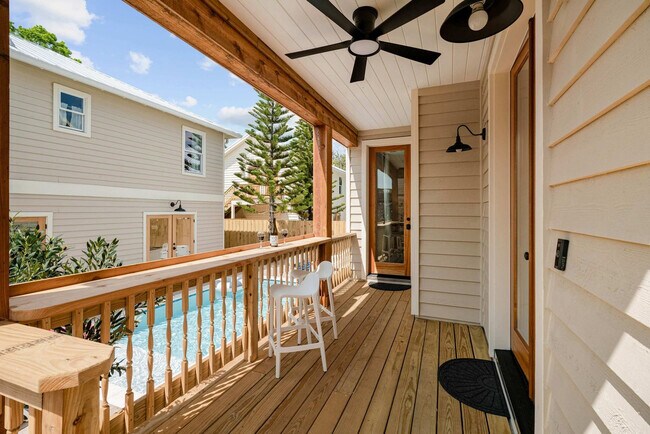 Building Photo - 28 W Castillo Dr