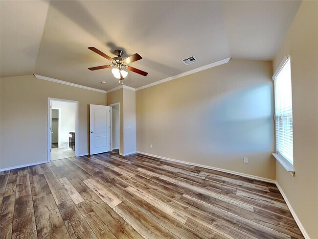 Building Photo - 2716 Demotte Dr