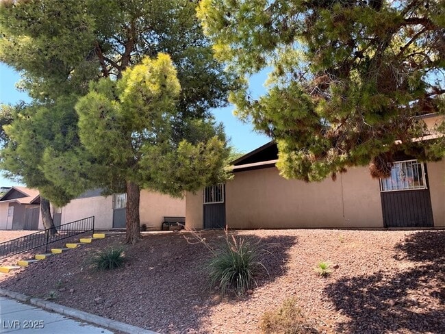 Primary Photo - 237 N 18th St