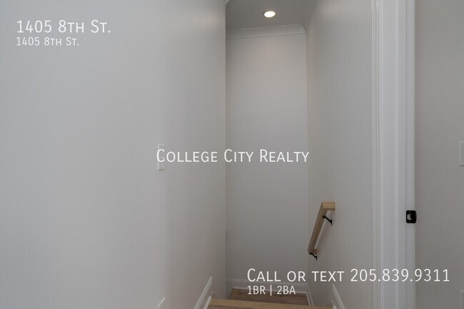 Building Photo - 1405 8th St