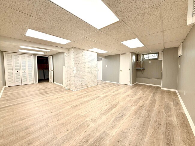 Building Photo - Timeless and Refined 3BR/2.5BA Colonial in Uptown Kingston