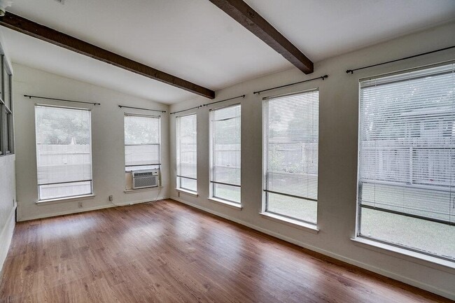 Building Photo - 4601 Gray Fox Dr