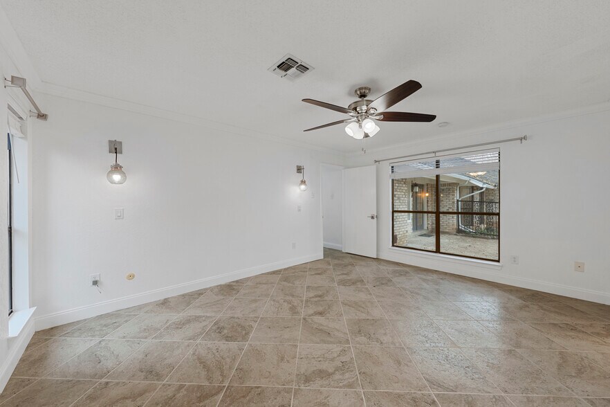 main bed room entrance - 7105 Fish Pond Rd
