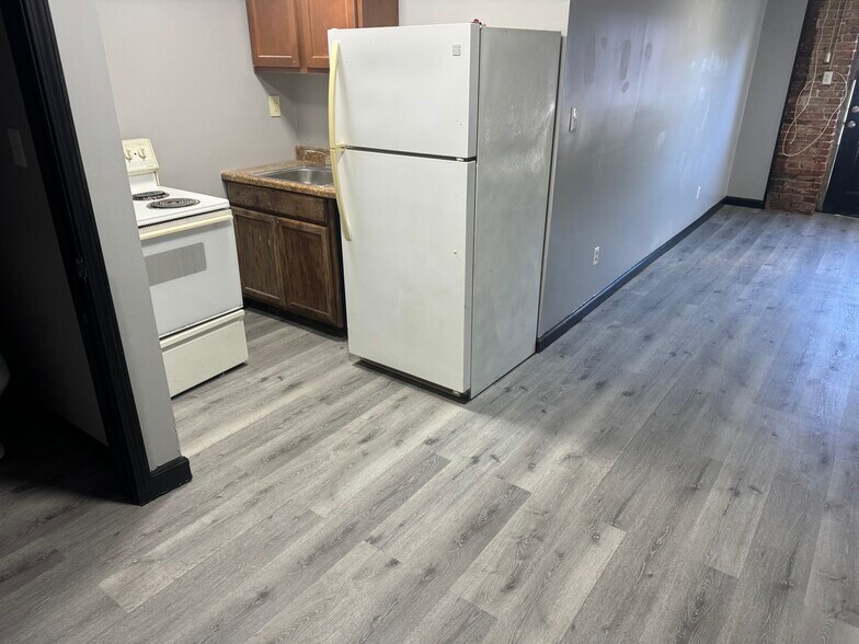 Building Photo - 409 Clayton St