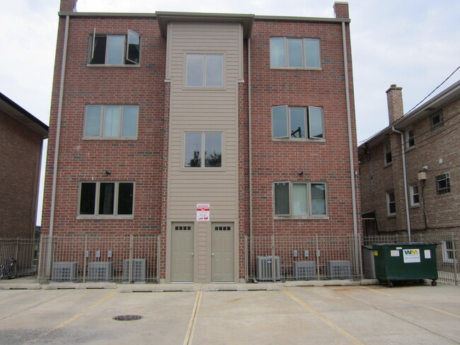 Building Photo - 6640 N Harlem Ave