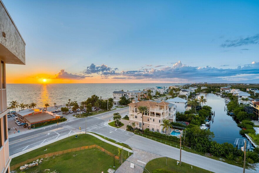 Building Photo - 5600 Bonita Beach Rd SW