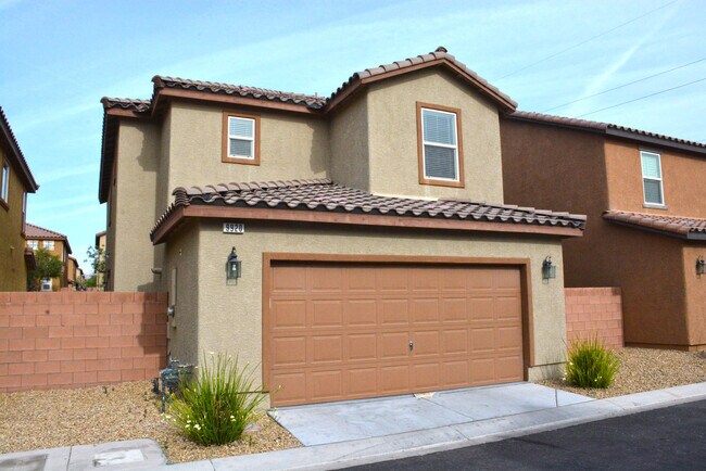 Building Photo - Impeccable Home in a Cul-de-Sac with Great Curb Appeal!