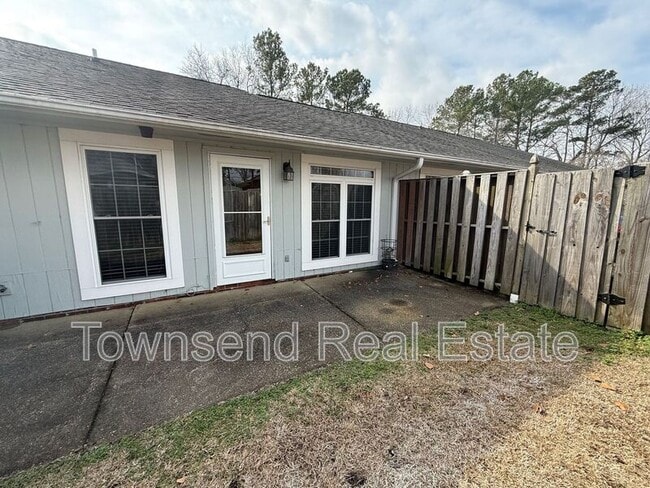 Building Photo - 2752 Helaman Ct