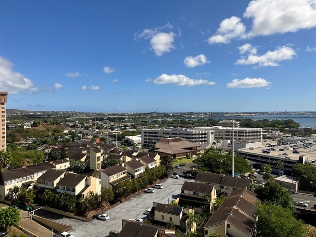 Building Photo - Pearl Regency 1 bedroom, 1 bath condo, wit...