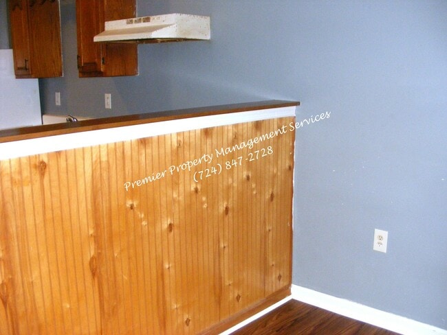 Building Photo - 699 Olive Ln