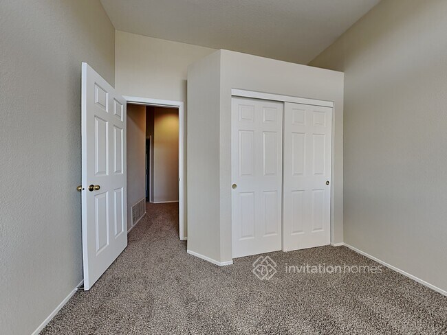 Building Photo - 1015 Linda Vista Way