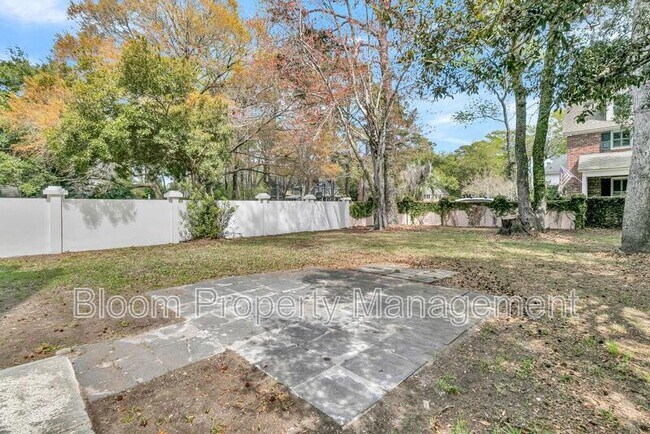 Building Photo - 974 Governors Rd