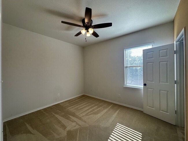 Building Photo - Stone Oak home for rent in gated community