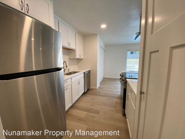 Building Photo - 3 br, 2 bath House - 822 Forest Ln