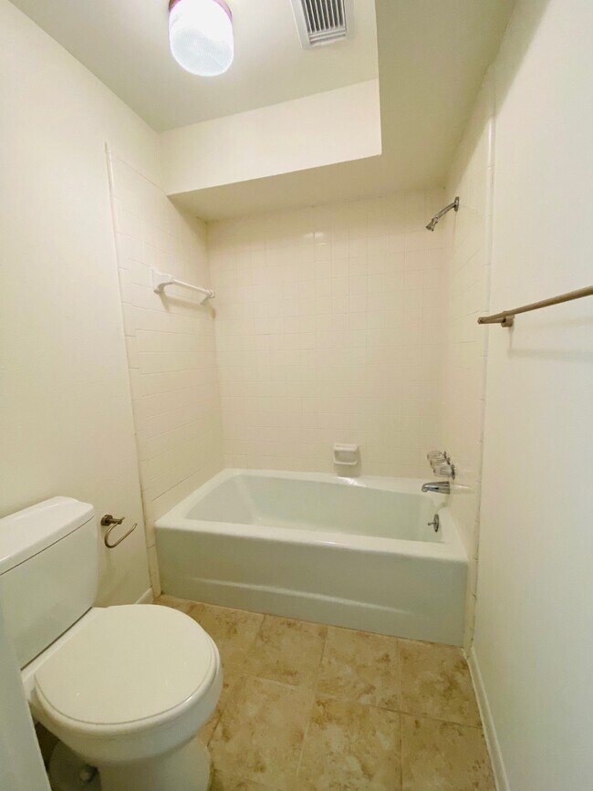 Building Photo - 30 River Creek Way