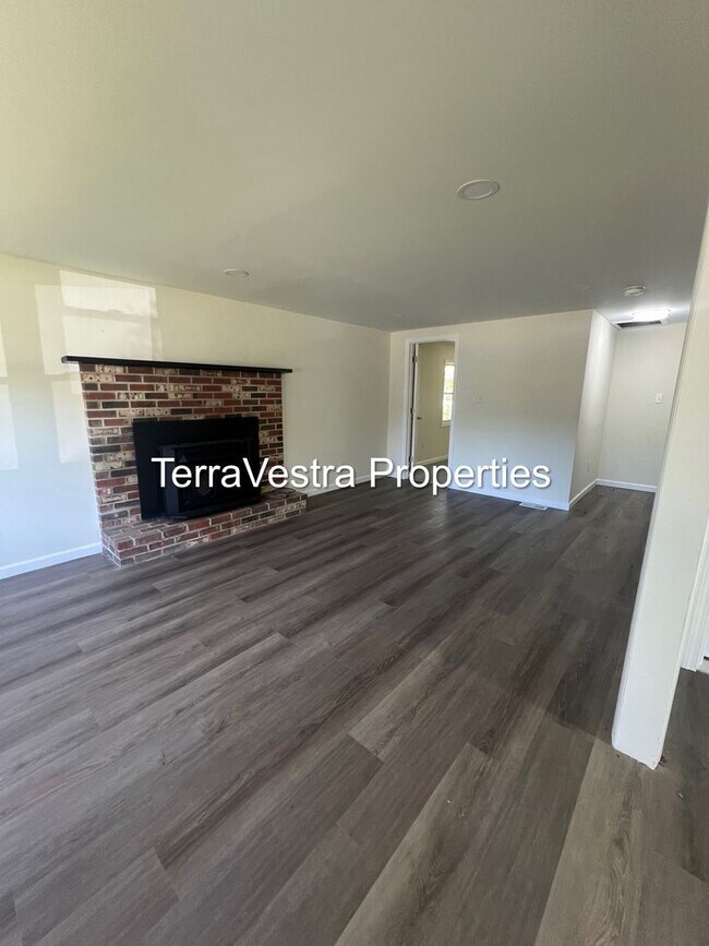 Building Photo - 3 Bed in Mullica Hill! Eligible for $500 Security Deposit.