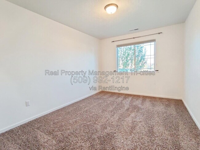 Building Photo - 5825 Sidon Ln
