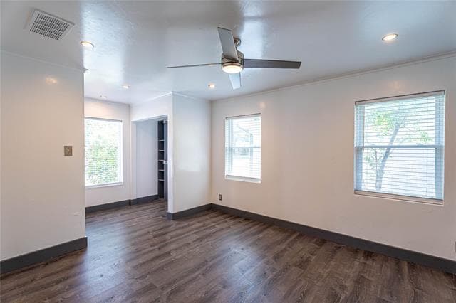 Building Photo - 10231 Pinecrest Dr