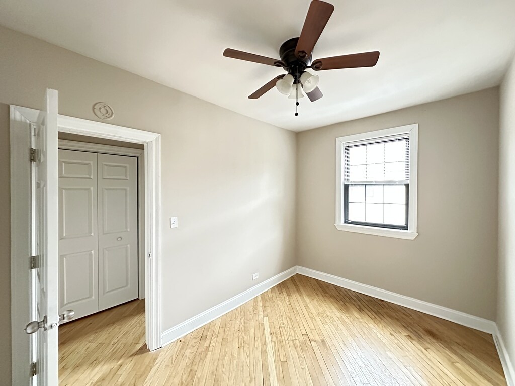 Building Photo - 901 Green Bay Rd