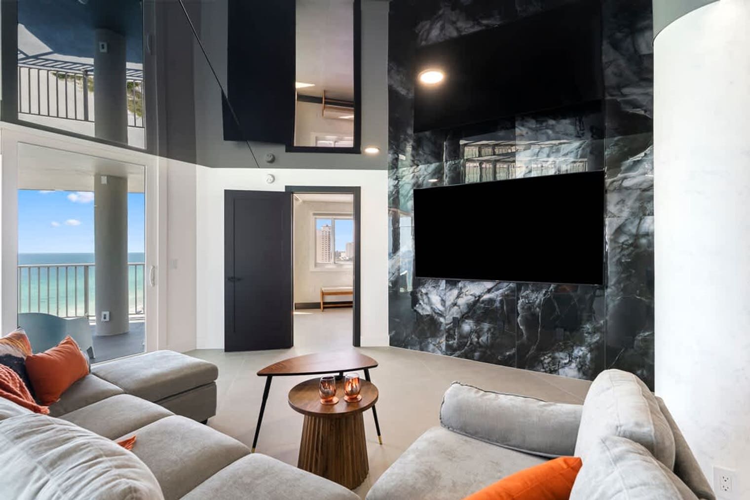 Building Photo - 8743 Thomas Dr