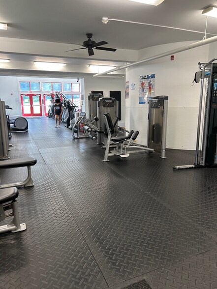 Building Photo - 802 Placer Ct