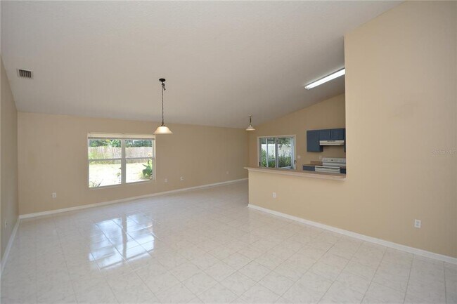 Building Photo - 12 Pine Brook Dr